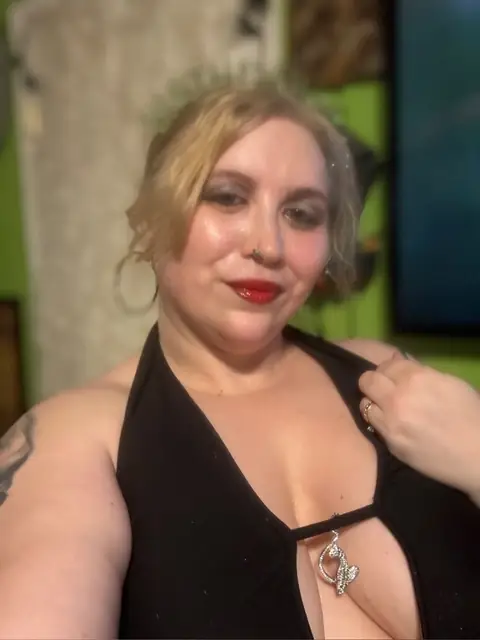 Millenial trash on OnlyFans