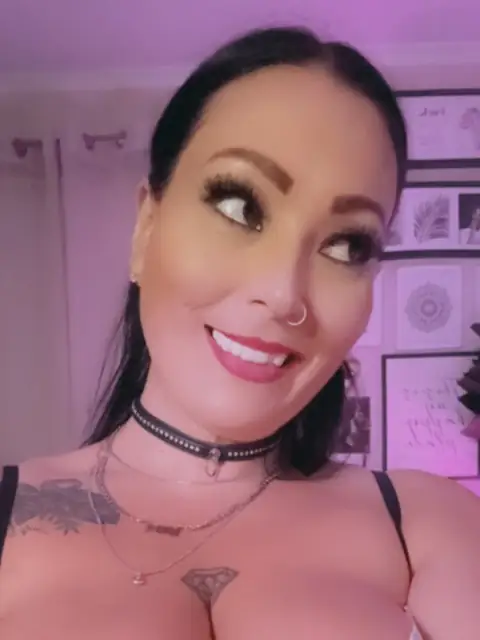 Valirie OnlyFans profile