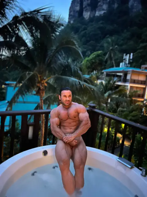 Virgy italian man on OnlyFans