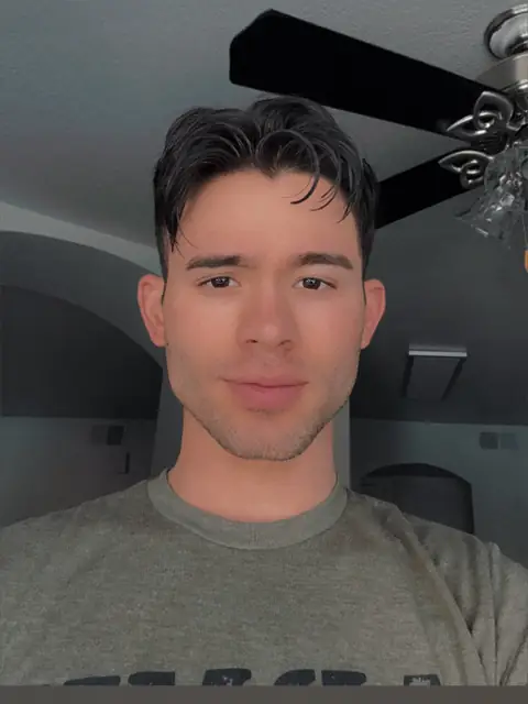 Enzo East VIP on OnlyFans