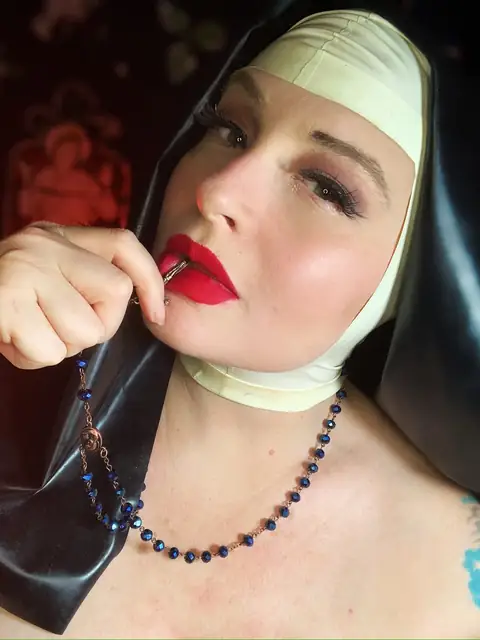 Mistress Genevieve on OnlyFans