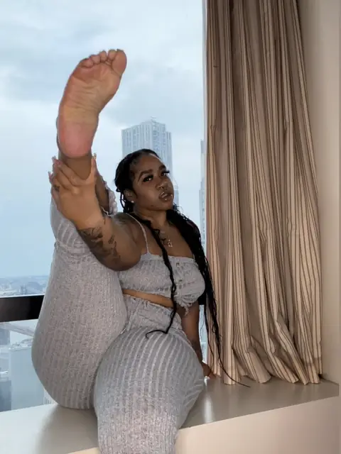 NIQUE OnlyFans profile