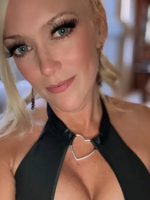 BellaPlaysAfterDark on OnlyFans