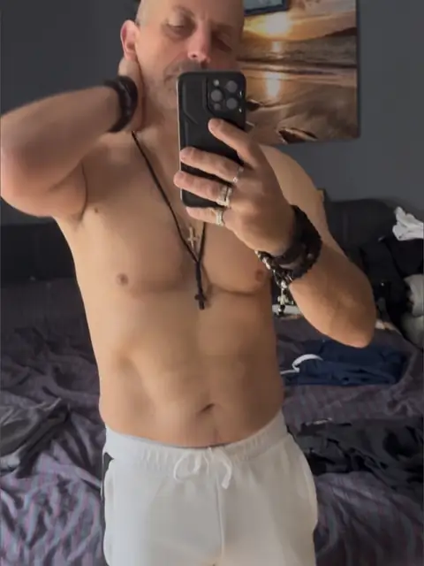 Aki on OnlyFans