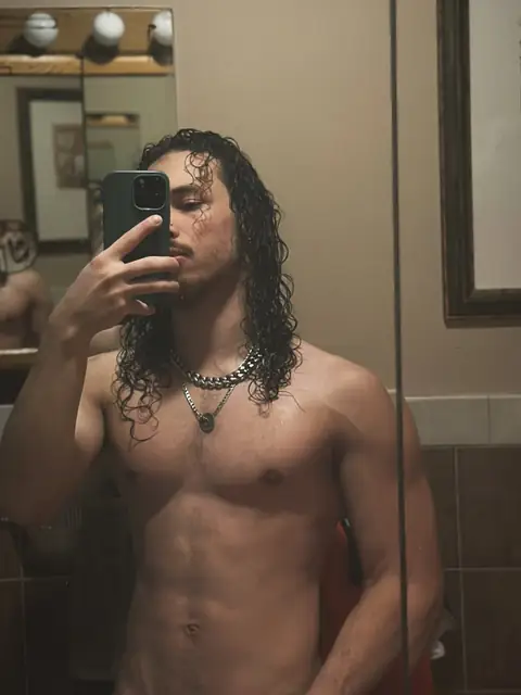 Mr.Stretch Her Holes on OnlyFans