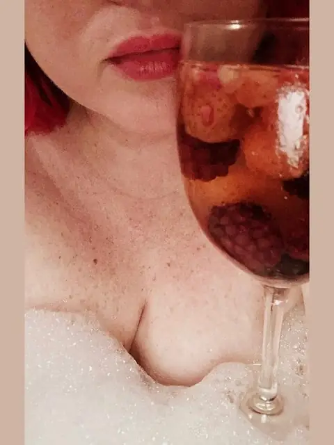 Apryl Lynne Teasers on OnlyFans