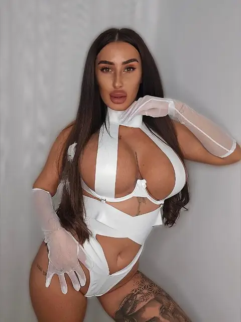 Adeline OnlyFans profile