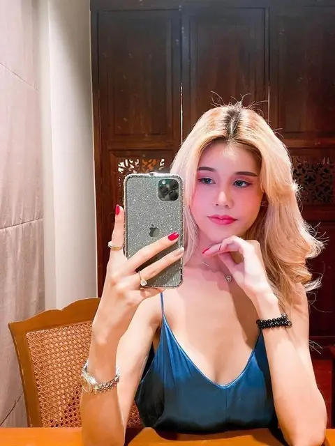 Alice Wonder (Trans) on OnlyFans