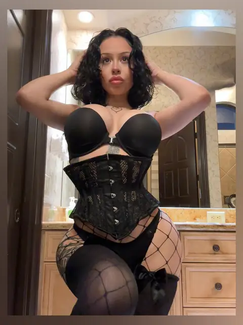 URFAViNTERN3TGIRLFRIEND OnlyFans profile