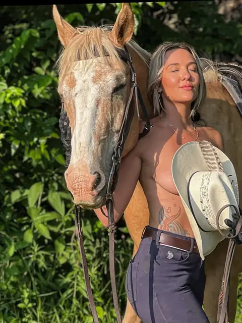 FREE MODERN DAY COWGIRL OnlyFans profile