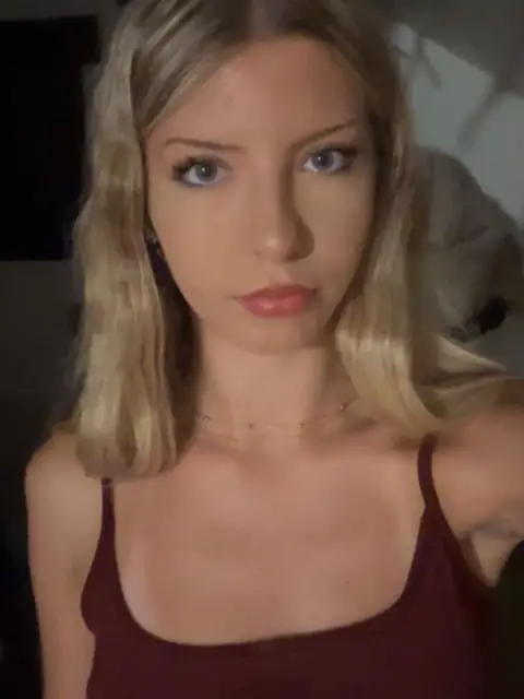 Ang le on OnlyFans