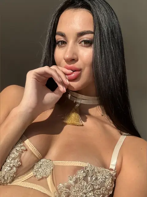 Ariana OnlyFans profile