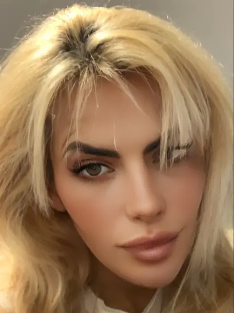 scarlett march on OnlyFans