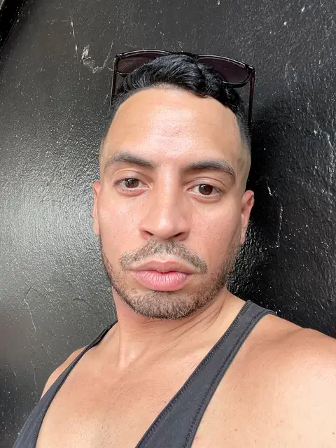 Enrique Eliah on OnlyFans
