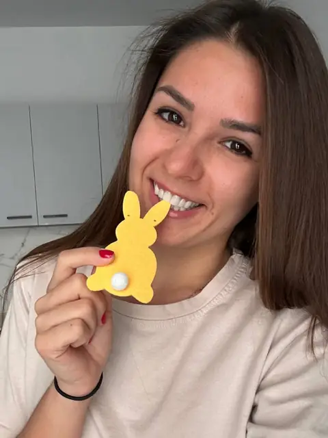 Kira OnlyFans profile