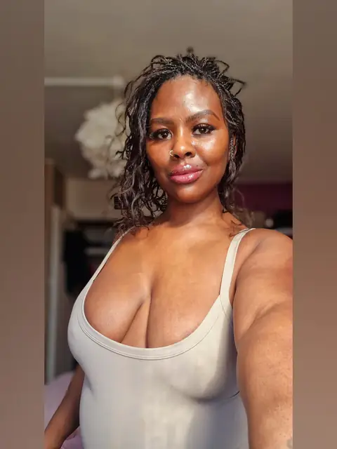 GoddessMilkyOfficial on OnlyFans