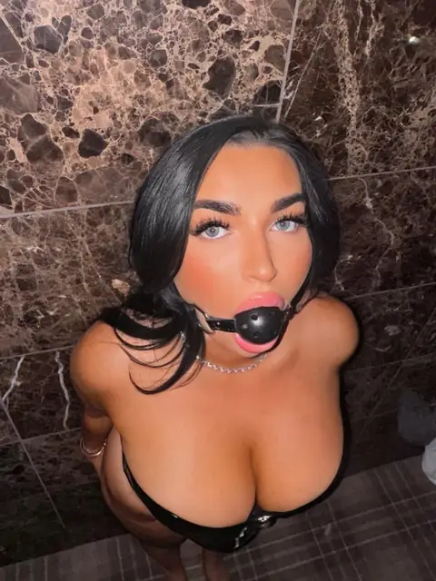 Darkhairdoll on OnlyFans