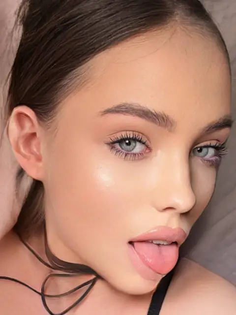 19 y.o Kate on OnlyFans