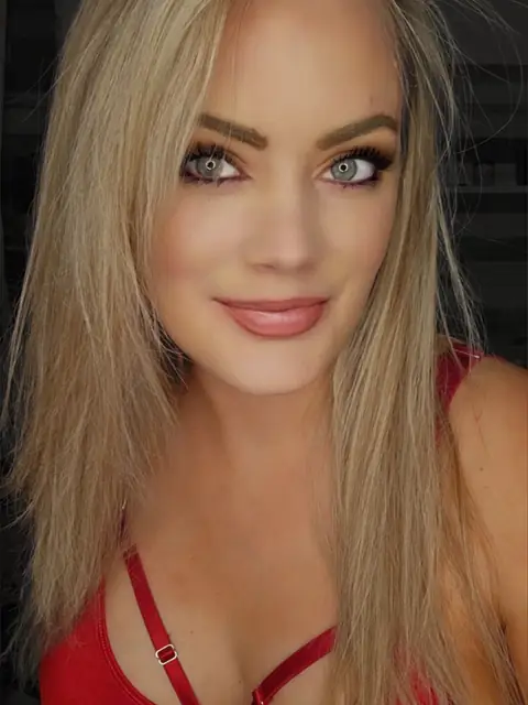 Goddess LunaRae on OnlyFans