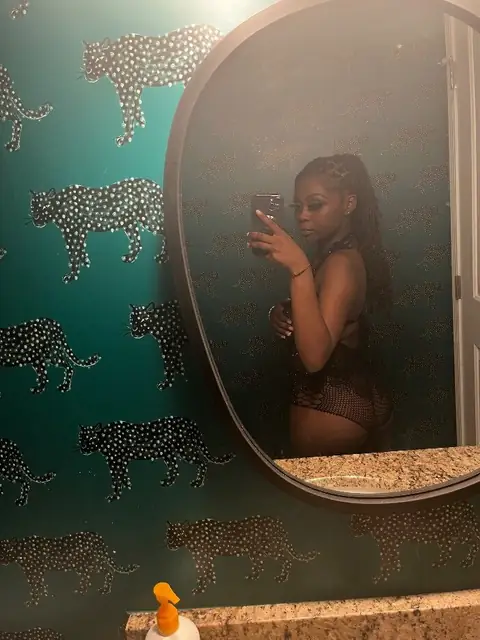 Phillie Lo on OnlyFans