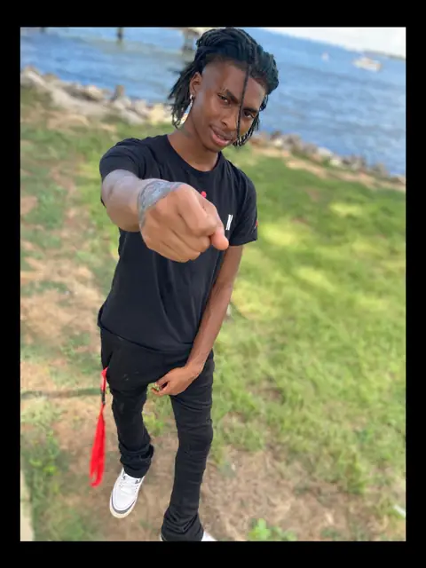 QuenFilmedIt on OnlyFans