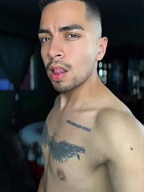 Eduardo Mart nez on OnlyFans