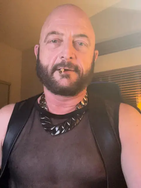 SDRawSmokePig on OnlyFans