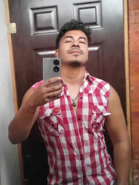 Jose Quinteros on OnlyFans