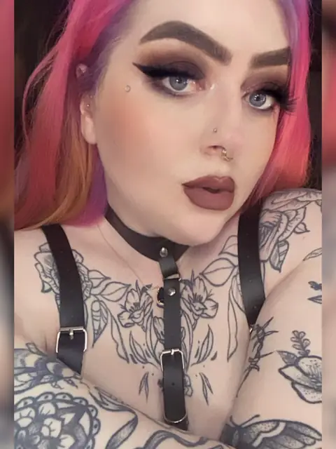 Toxic Peaches on OnlyFans
