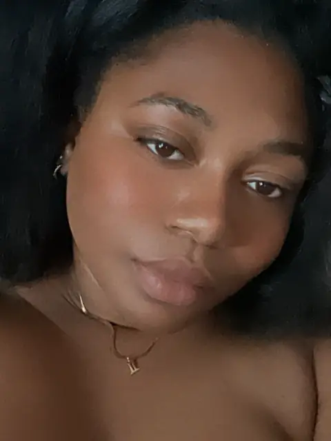 kiari on OnlyFans