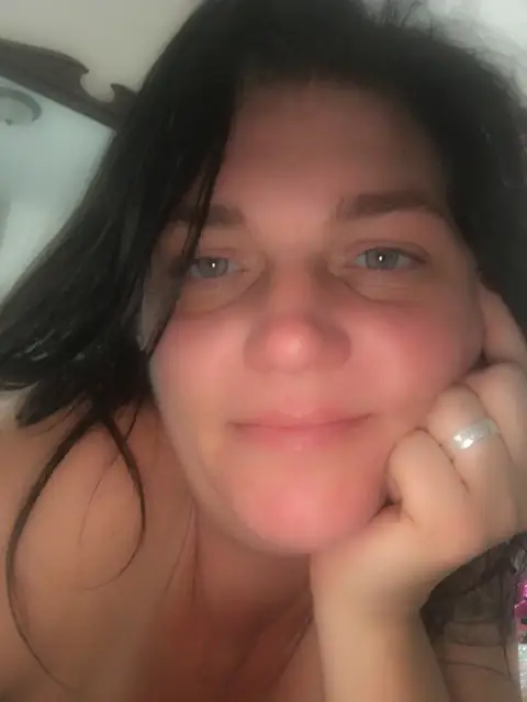 Housewifebored7 on OnlyFans