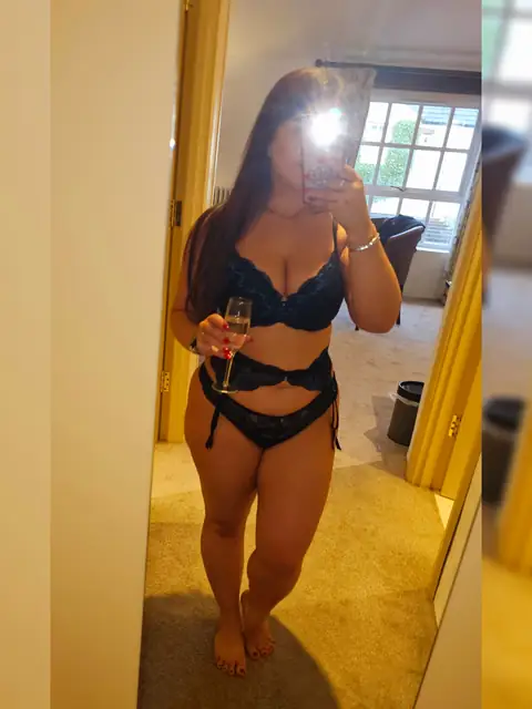 HotWifeNI on OnlyFans