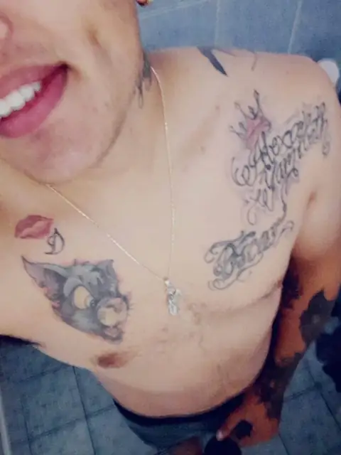 Oscar Ya ez on OnlyFans