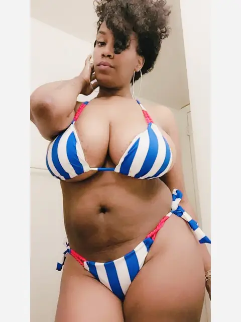 Goddess Nikki Lapnez on OnlyFans