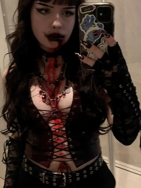 Vampirella on OnlyFans
