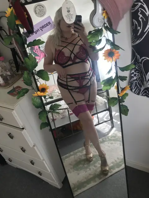 Rosie Gothicc on OnlyFans