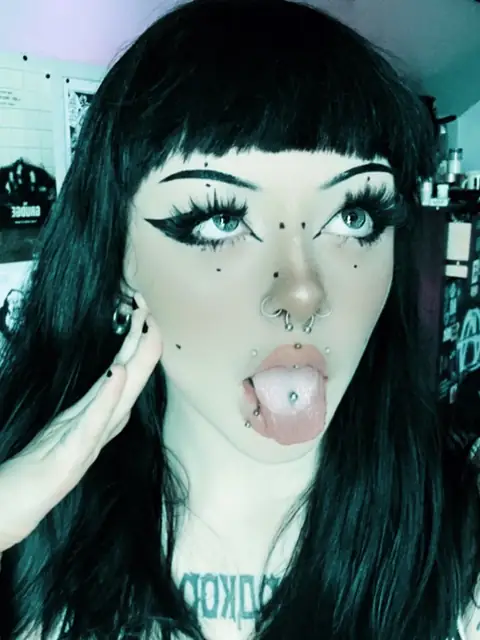 Jinxx OnlyFans profile