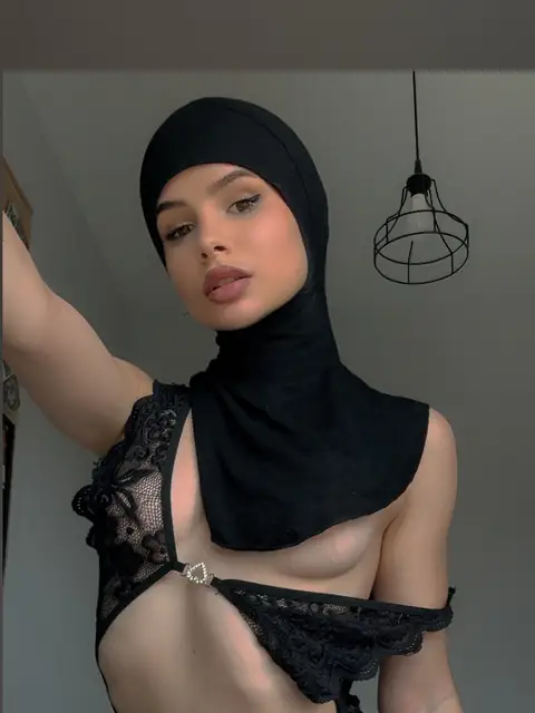 Amina Khalifa Muslim Girl OnlyFans profile