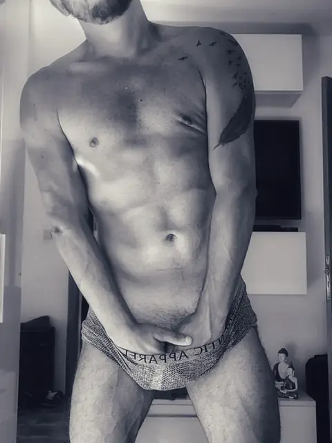 Alphahunk on OnlyFans