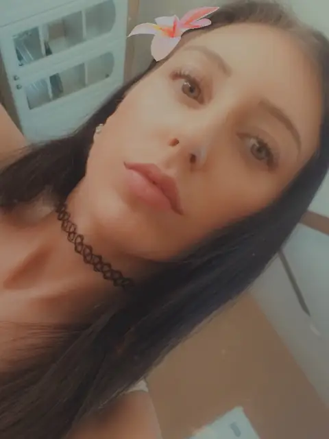 Alissa Avni on OnlyFans