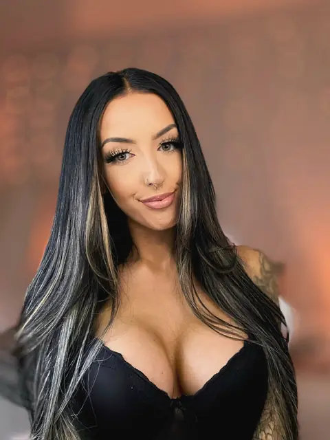 Alex Ava on OnlyFans