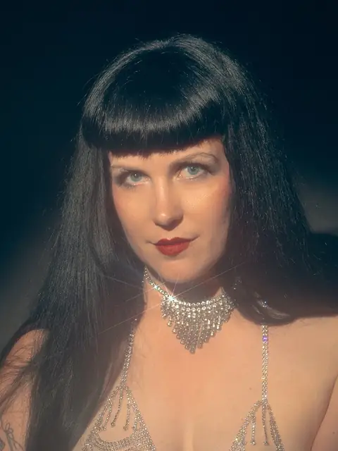 Betty Peignoir OnlyFans profile