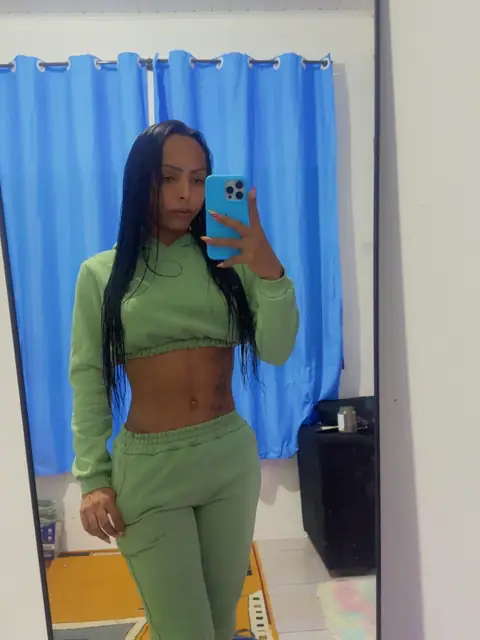 Adrielhy Bronze (Trans) on OnlyFans