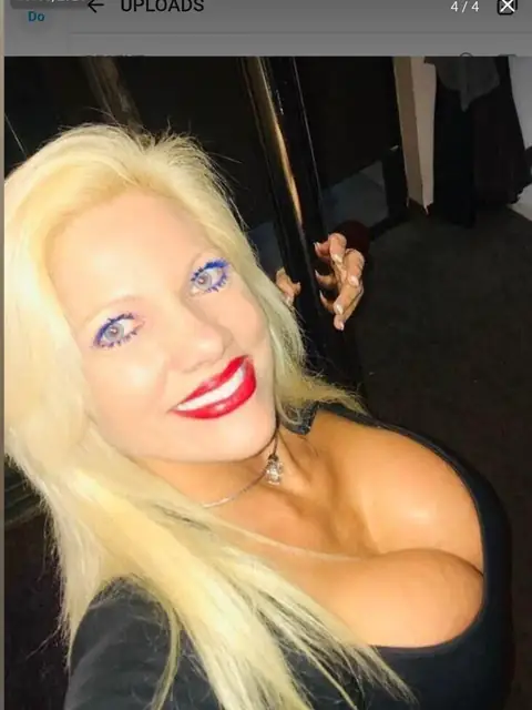 Donya OnlyFans profile