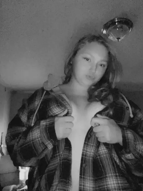 Pretty face chubby waist on OnlyFans