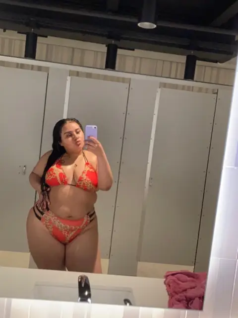 Misslavender2003 on OnlyFans