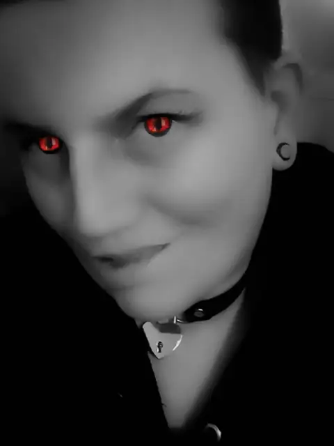 Fox Volen on OnlyFans