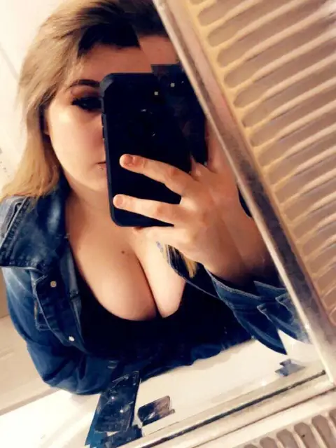 Dede lovee on OnlyFans