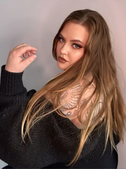 ELLA T TI OnlyFans profile