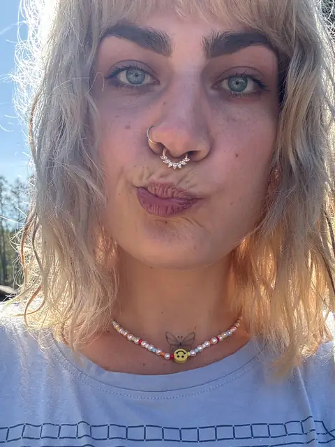 Elyra on OnlyFans